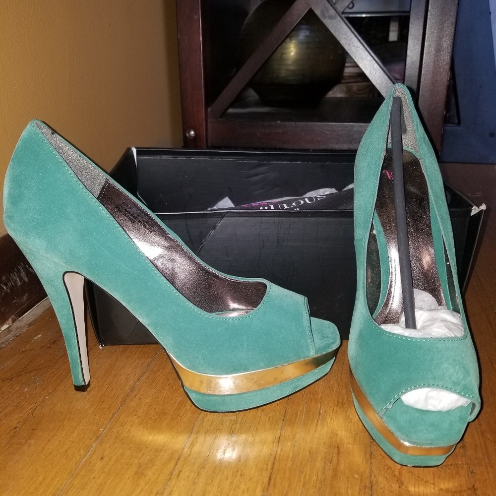 Woman shoes.
